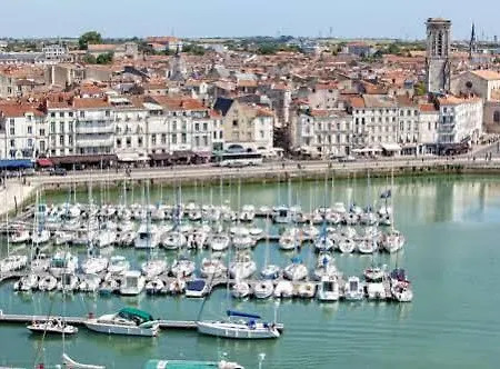 Cour Des Dames La Rochelle (Charente-Maritime)