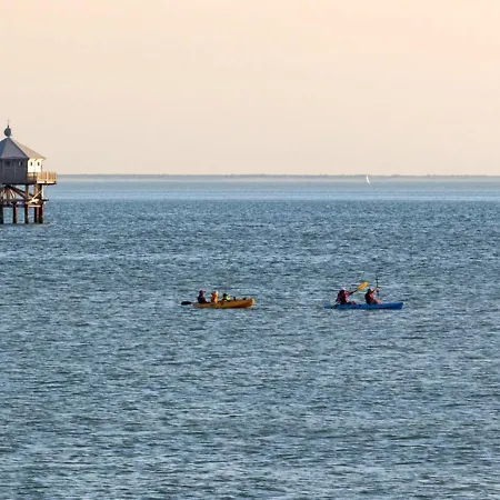 Oda ve Kahvaltı Cour Des Dames