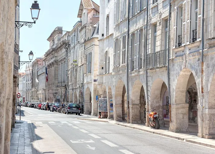 Cour Des Dames Bed & Breakfast La Rochelle (Charente-Maritime)