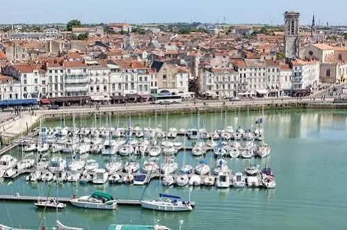 Cour Des Dames La Rochelle (Charente-Maritime)